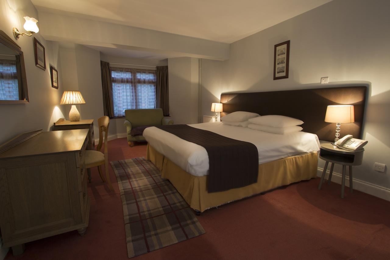 Ghyll Manor Country Hotel Horsham Exterior photo