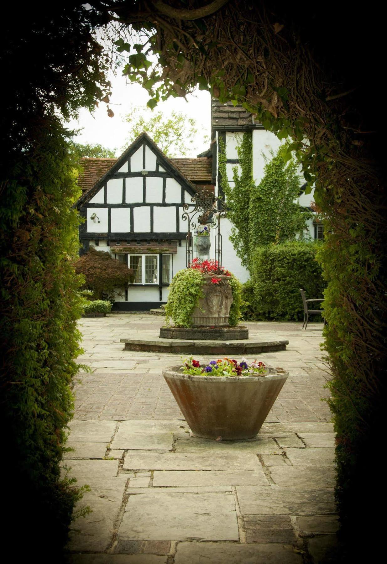 Ghyll Manor Country Hotel Horsham Exterior photo