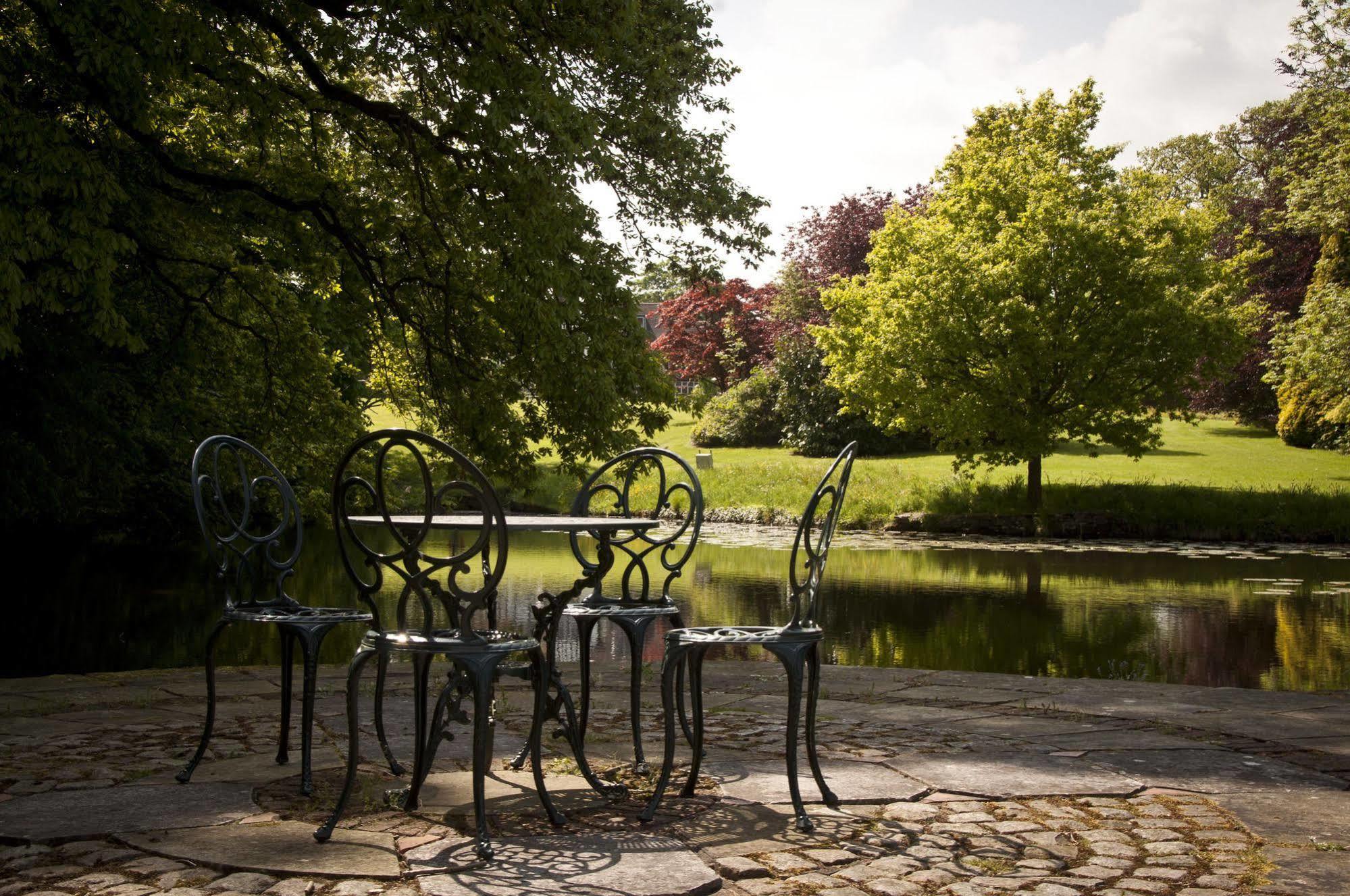 Ghyll Manor Country Hotel Horsham Exterior photo