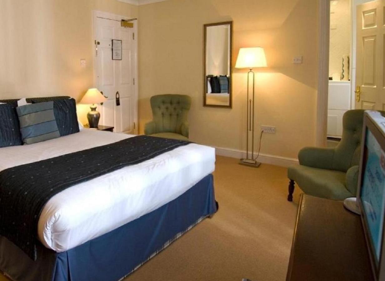 Ghyll Manor Country Hotel Horsham Exterior photo