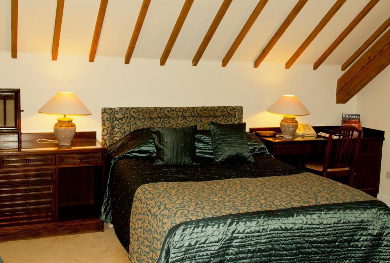 Ghyll Manor Country Hotel Horsham Exterior photo