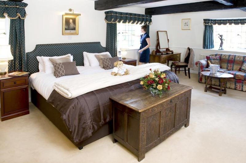 Ghyll Manor Country Hotel Horsham Exterior photo